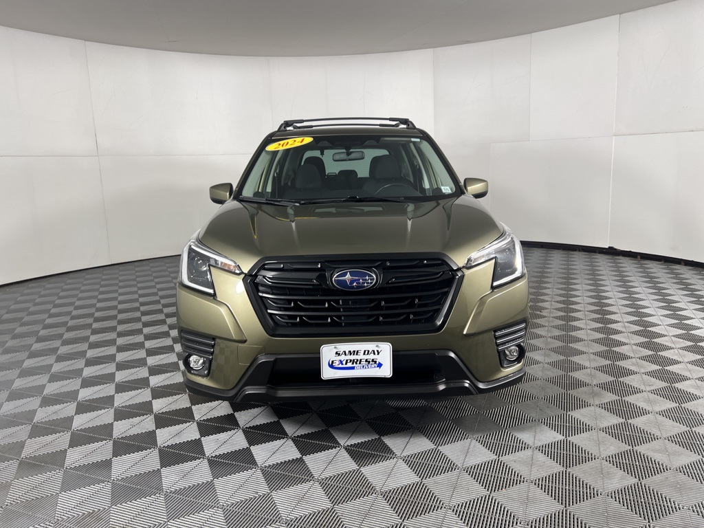 2024 Subaru Forester Premium photo 12