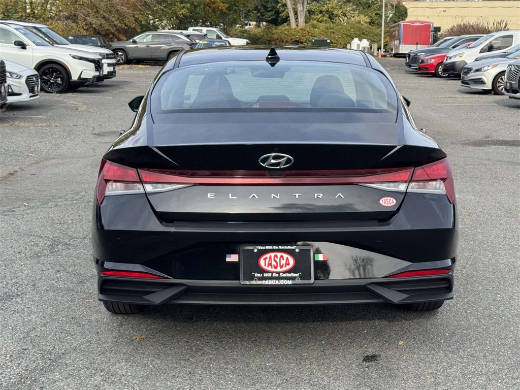 2023 Hyundai Elantra SEL photo 4