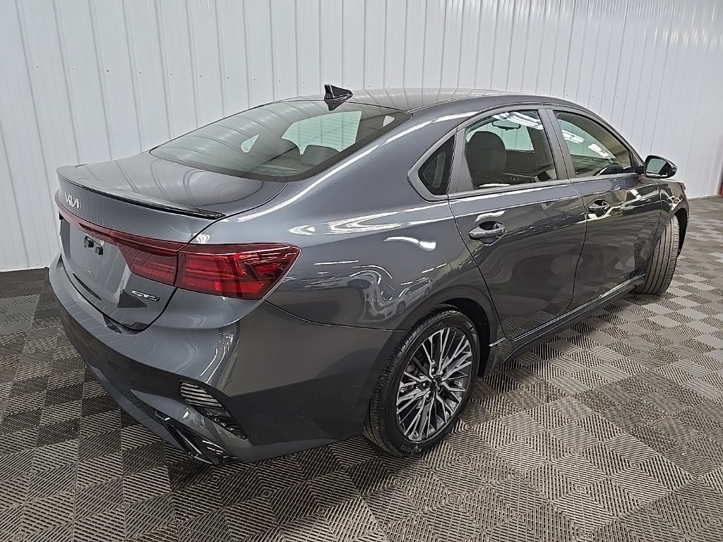 2022 Kia Forte GT-Line photo 10