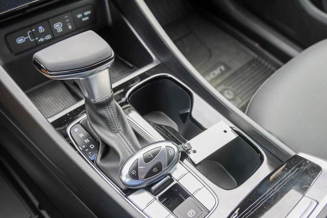 New 2025 Black Hyundai SEL Convenience FWD image 15