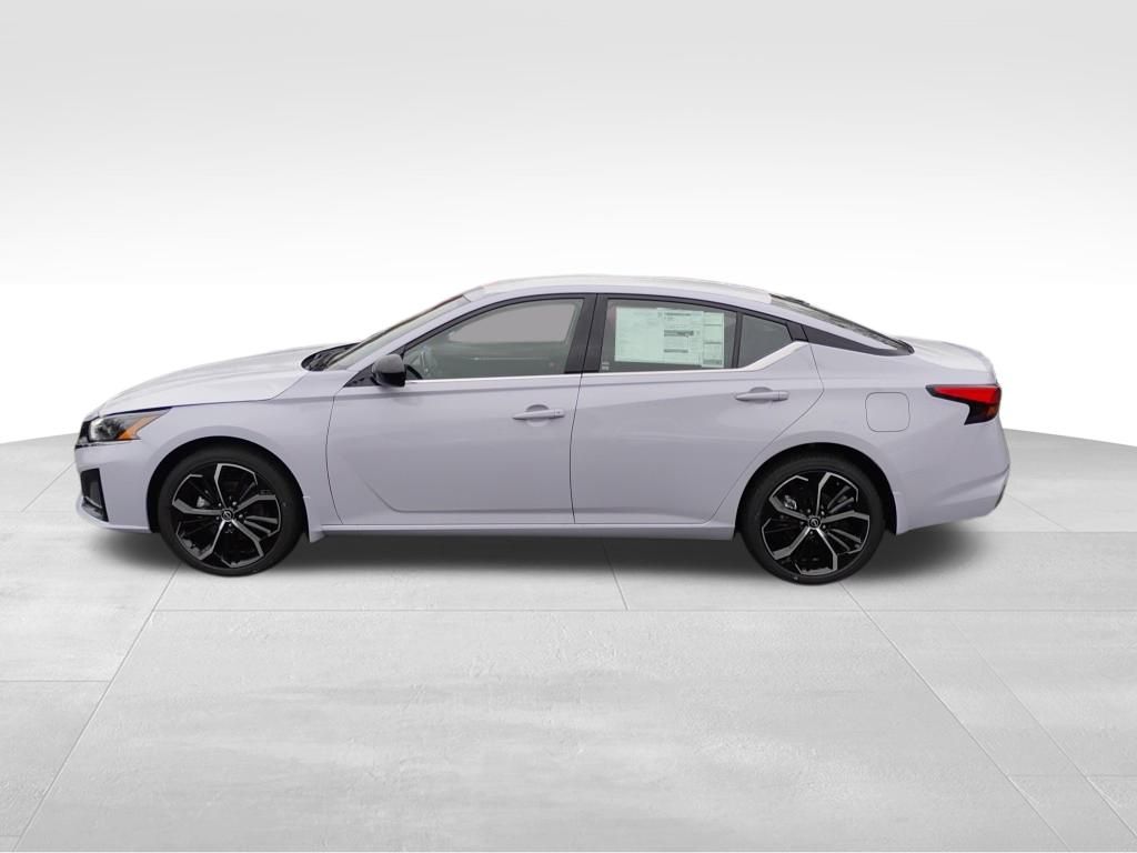 2025 Nissan Altima 2.5 SR photo 3