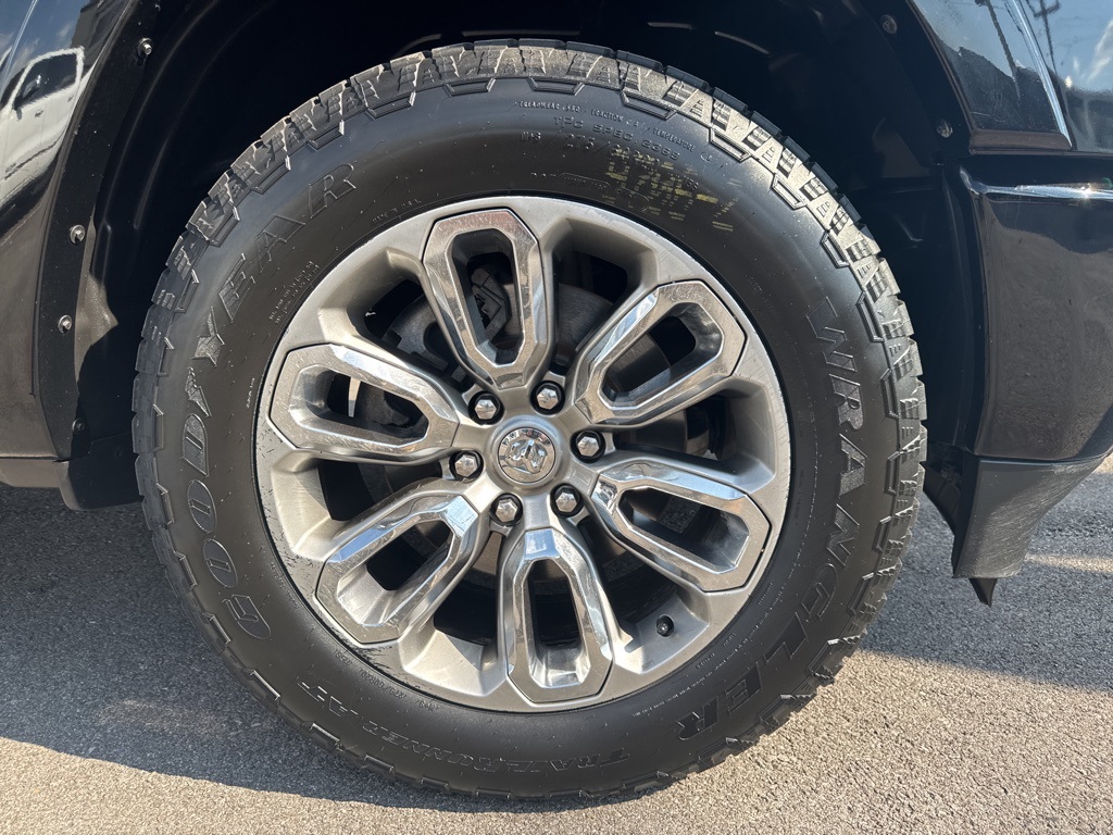 2020 Ram 1500 Laramie photo 5