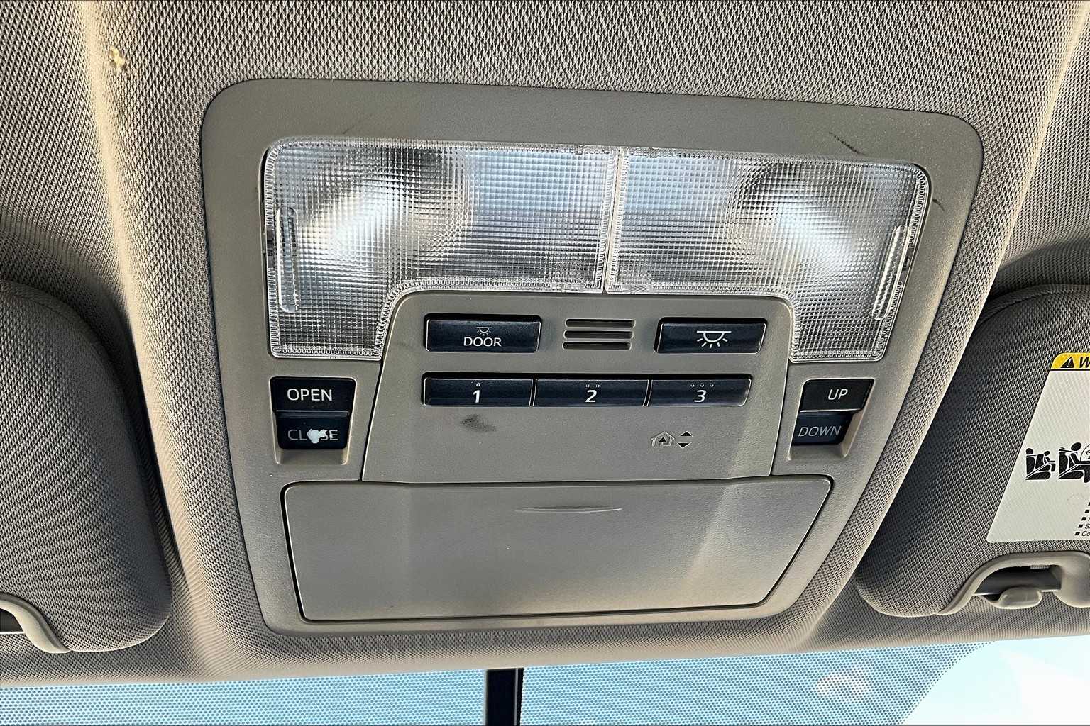 2015 Toyota Highlander XLE photo 26
