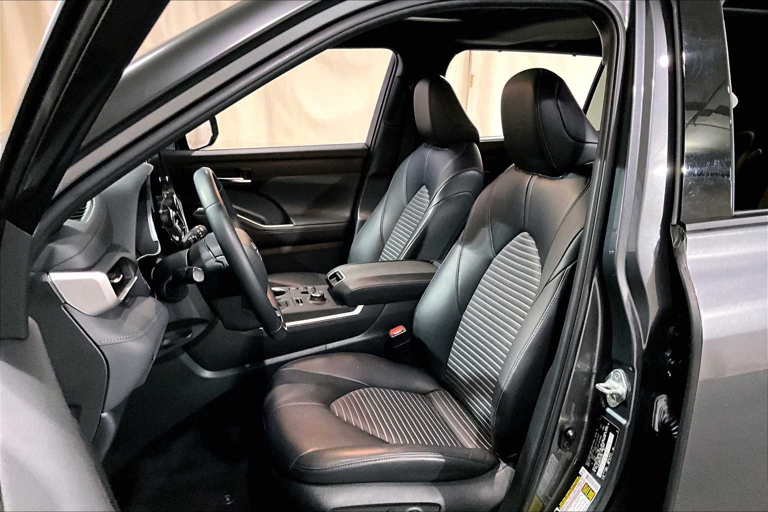 2023 Toyota Highlander XSE photo 7