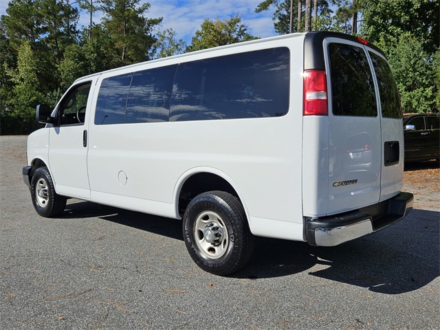 2020 Chevrolet Express 2500 LT Passenger photo 4