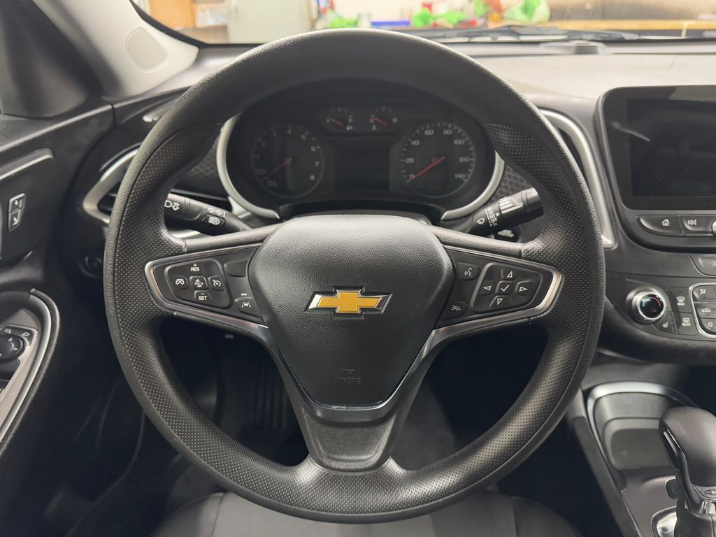 2024 Chevrolet Malibu 1LT photo 18