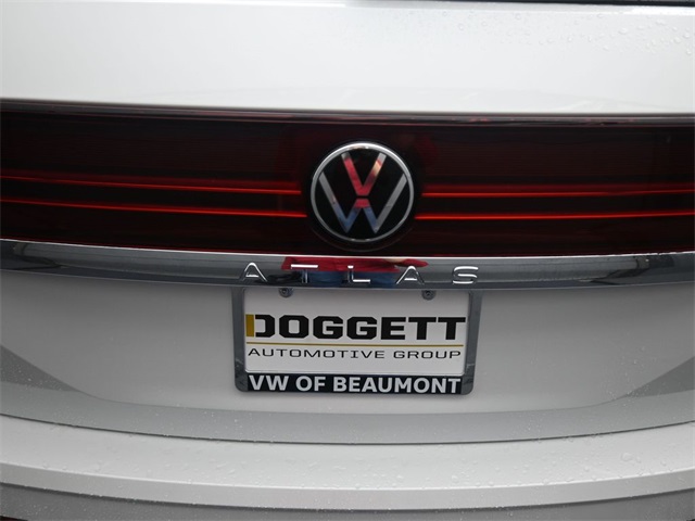 2025 Volkswagen Atlas SEL photo 14