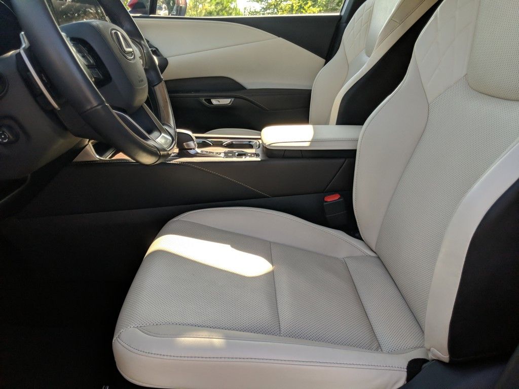 2023 Lexus RX photo 17