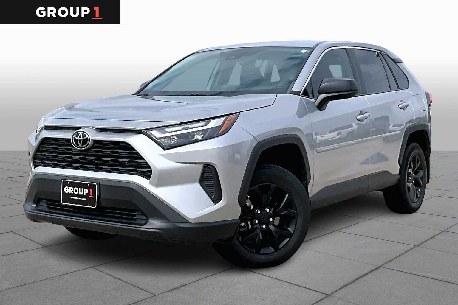 2023 Toyota RAV4 LE's photo