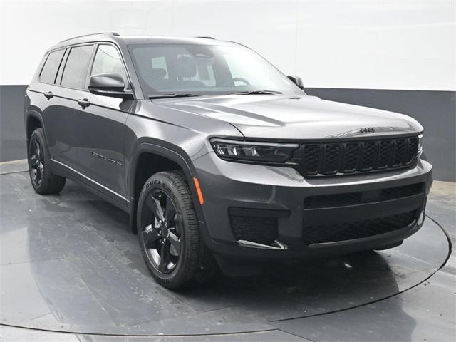 2025 Jeep Grand Cherokee L Altitude's photo