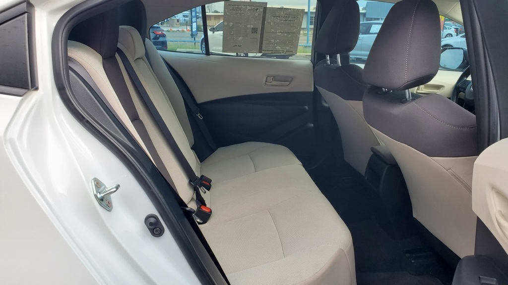 2022 Toyota Corolla LE photo 37