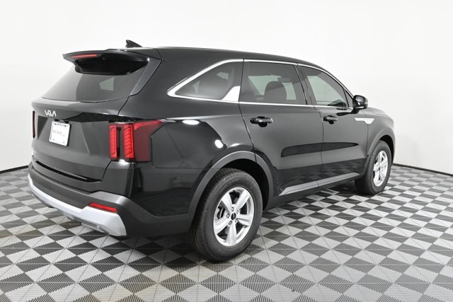 2026 Kia Sorento S photo 5
