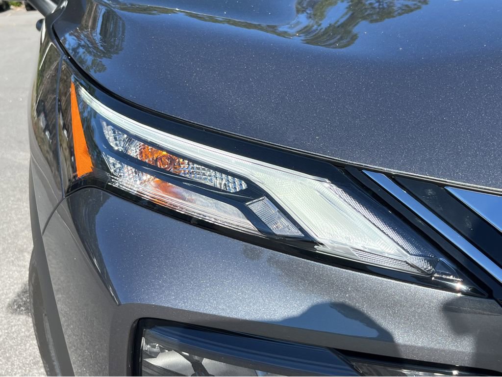 2023 Nissan Rogue SV photo 3