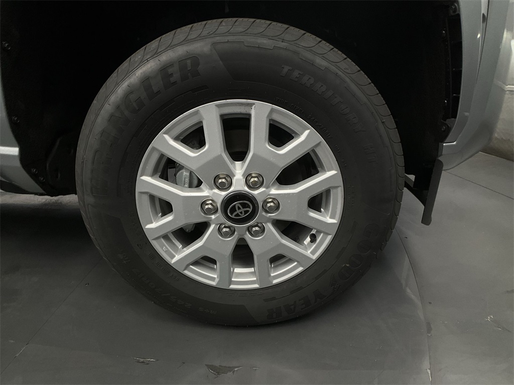 2025 Toyota Tacoma SR5 4x4 Double Cab photo 22