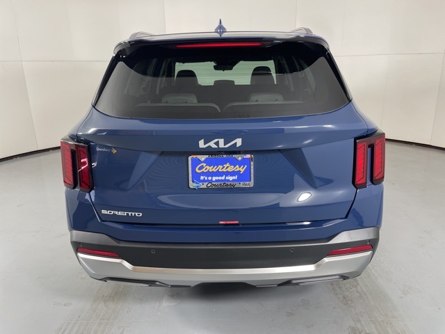 2025 Kia Sorento S photo 4