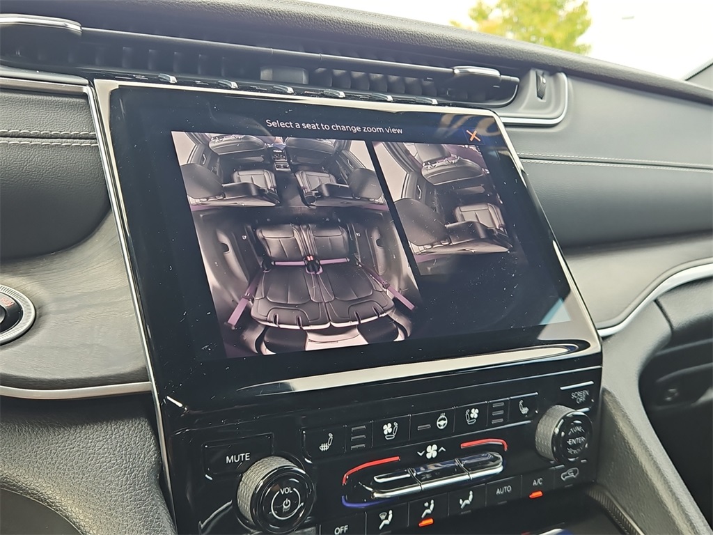 2024 Jeep Grand Cherokee Limited photo 17
