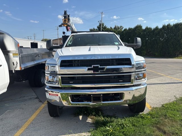 2024 Chevrolet Silverado 6500HD Work Truck photo 2