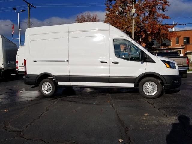 2024 Ford Transit photo 2