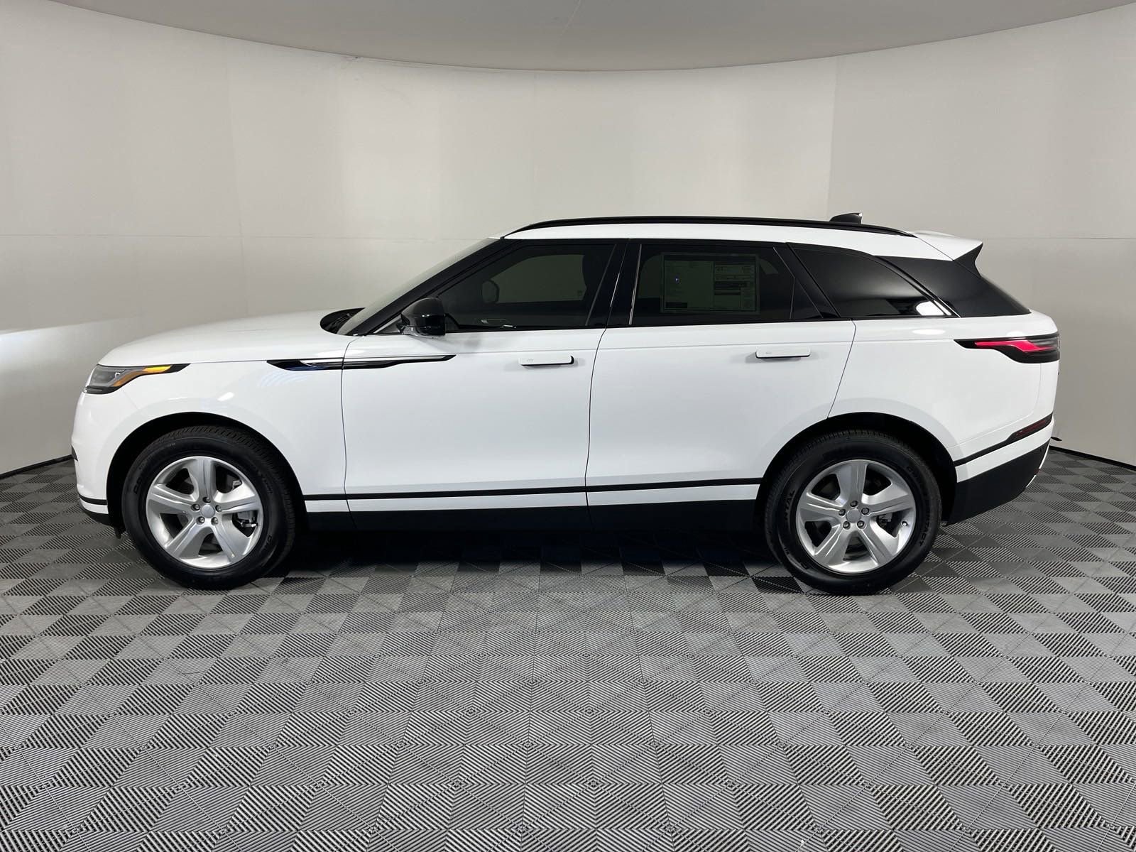 2025 Land Rover Range Rover Velar P250 S photo 2