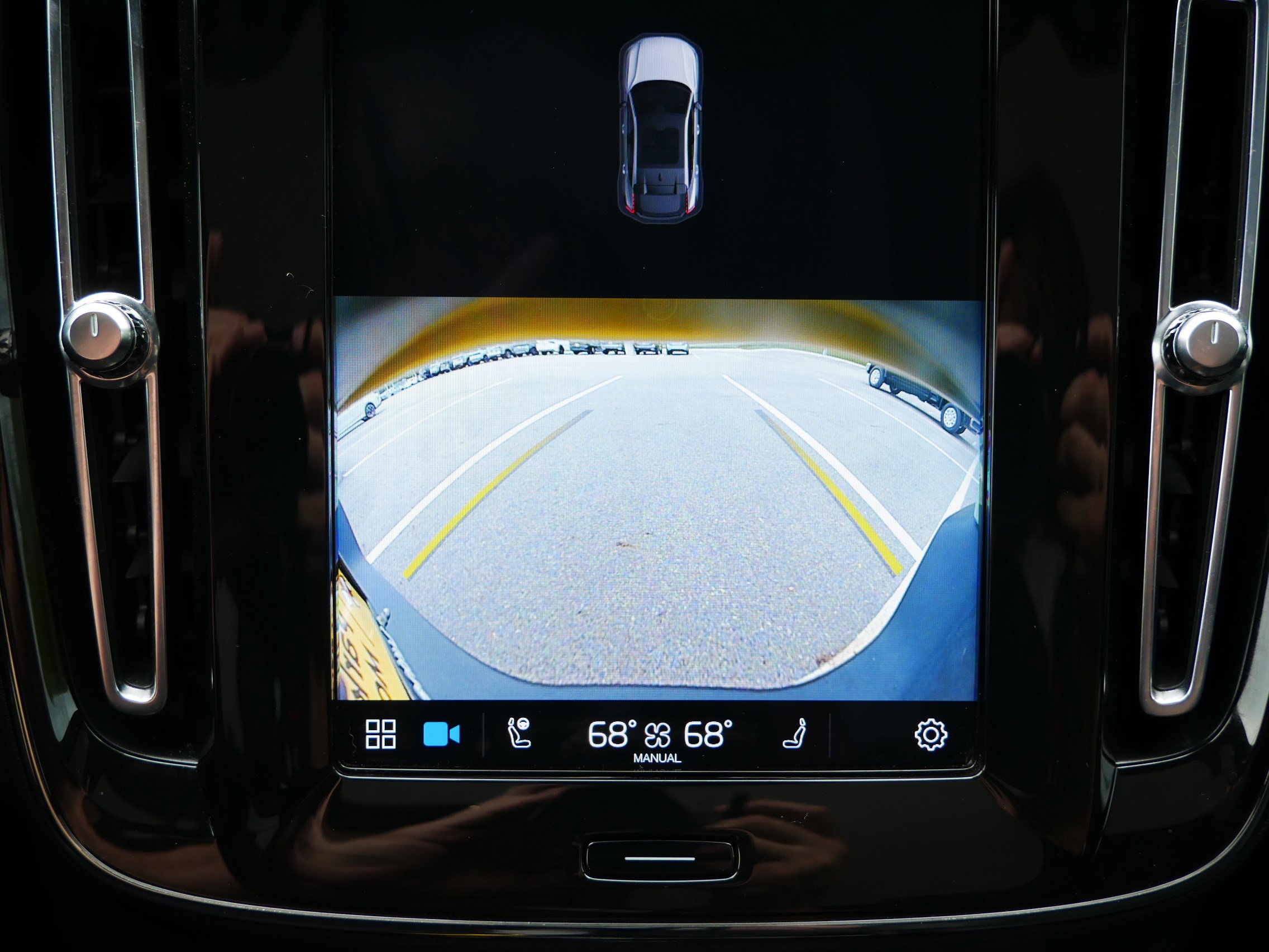 2023 Volvo C40 Recharge Ultimate photo 16