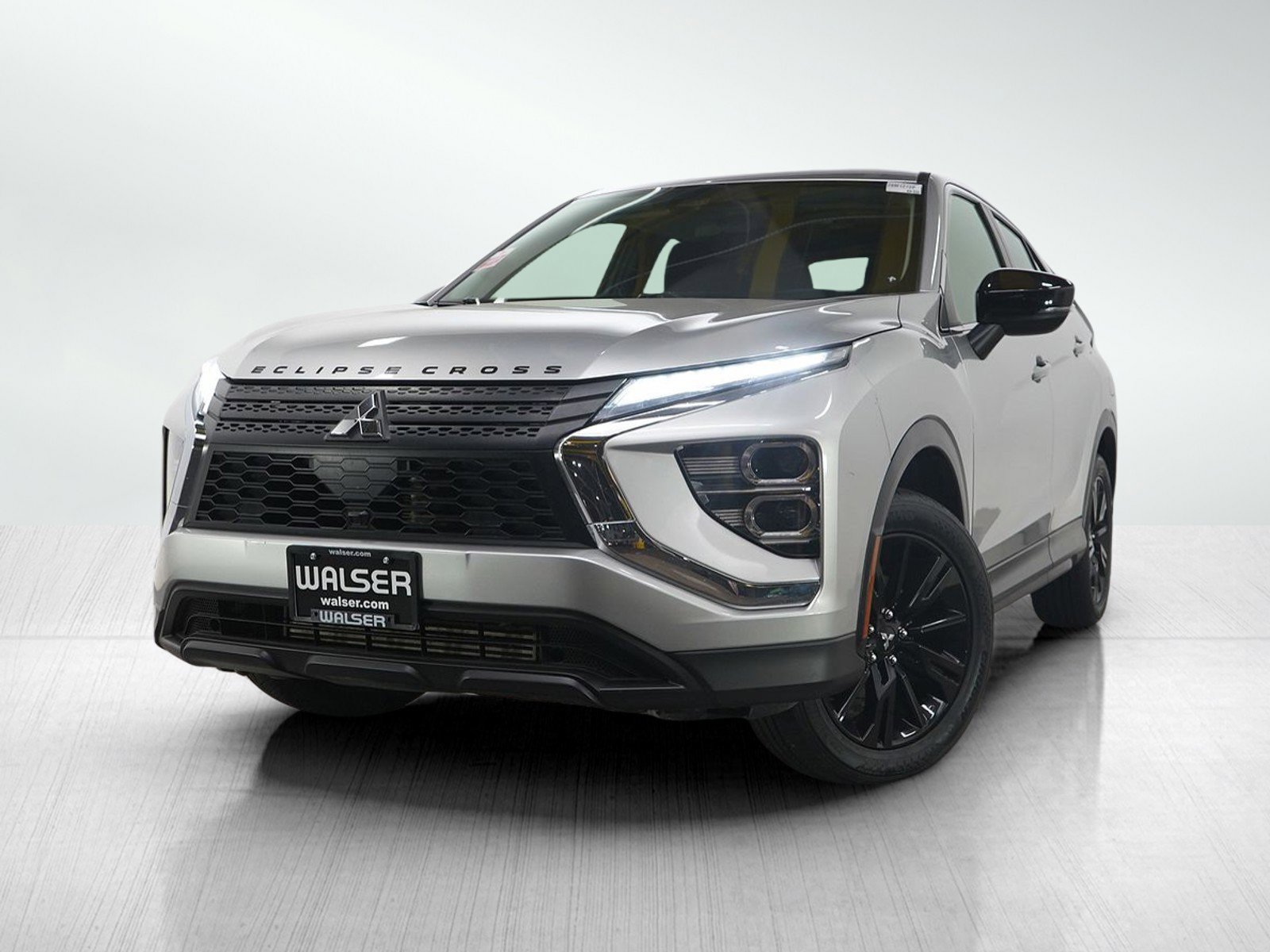 2023 Mitsubishi Eclipse Cross LE's photo