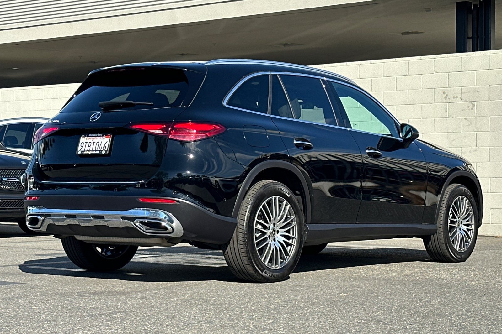 2025 Mercedes Benz GLC 300 photo 4