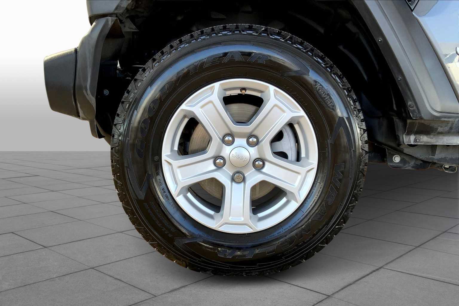 2018 Jeep Wrangler Sport S photo 9