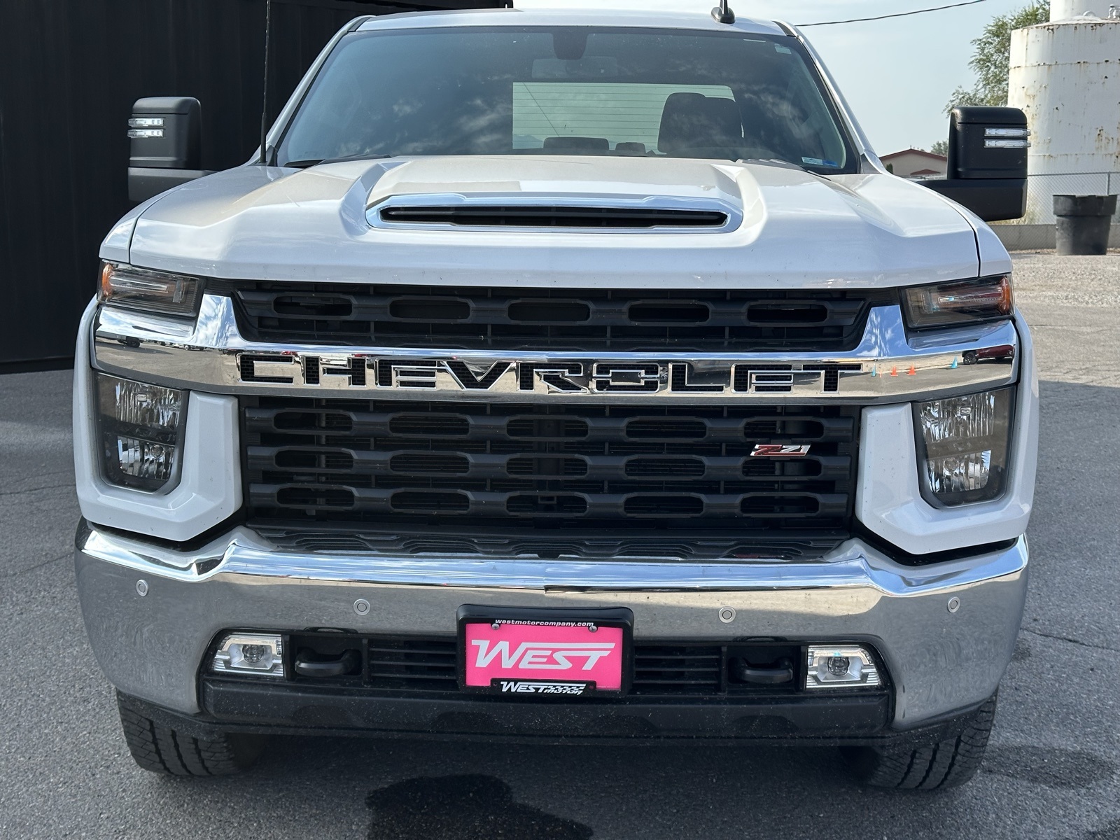 2023 Chevrolet Silverado 2500HD LT photo 2