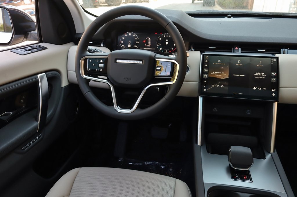 2025 Land Rover Discovery Sport S photo 11