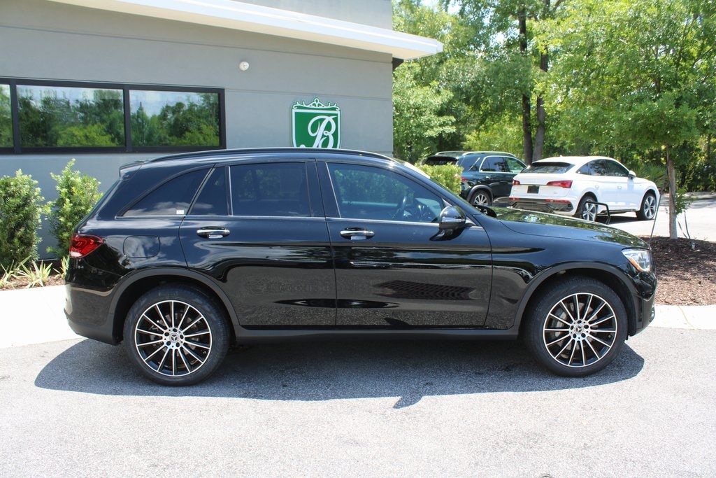 2022 Mercedes Benz GLC 300 photo 3