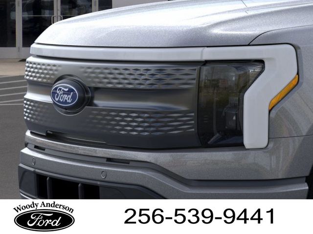 2025 Ford F-150 Lightning photo 16