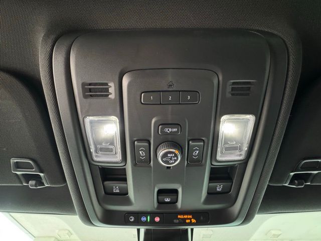 2021 Chevrolet Suburban High Country photo 38