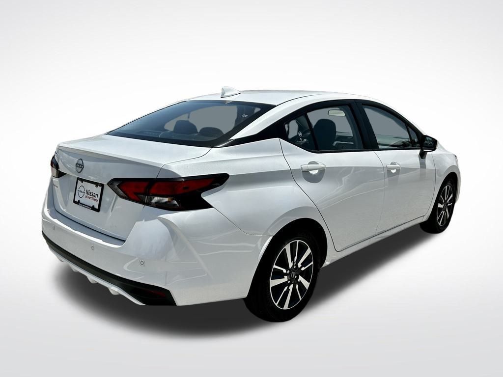 2025 Nissan Versa SV photo 6