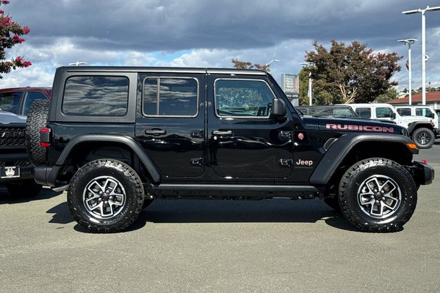 2025 Jeep Wrangler Rubicon photo 3