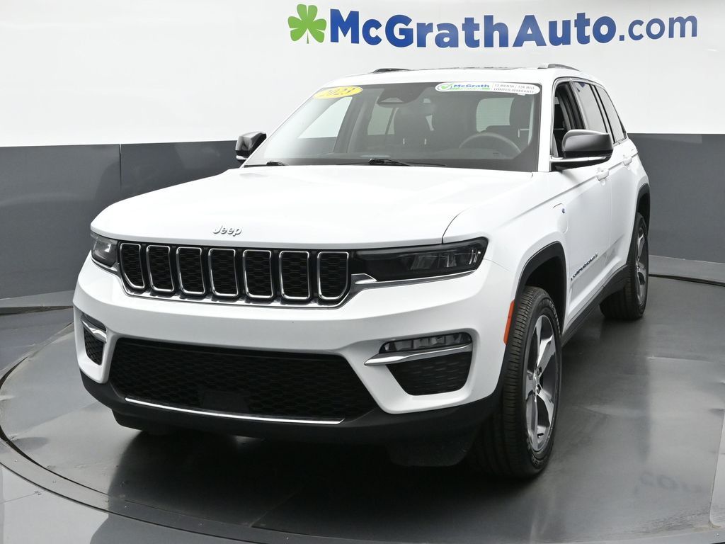 2023 Jeep Cherokee Base photo 3