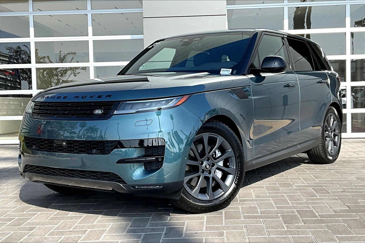 2025 Land Rover Range Rover Sport SE's photo