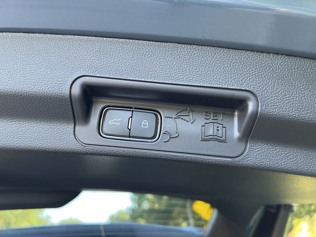 2025 Ford Explorer ST-Line photo 37