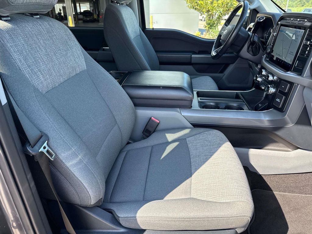 2021 Ford F-150 XLT photo 10
