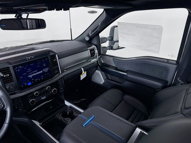 2025 Ford F-450 photo 25