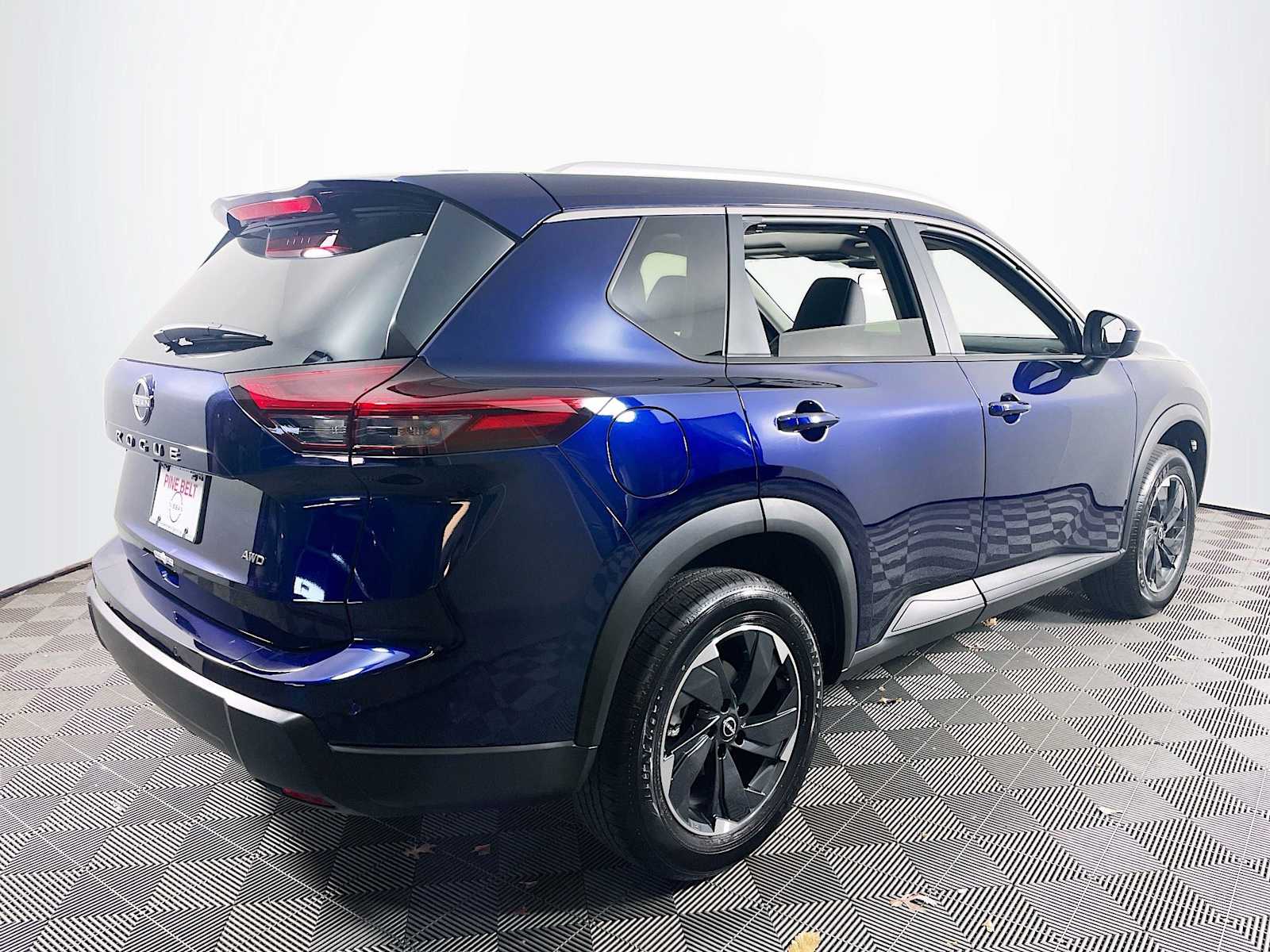 2026 Nissan Rogue SV photo 2