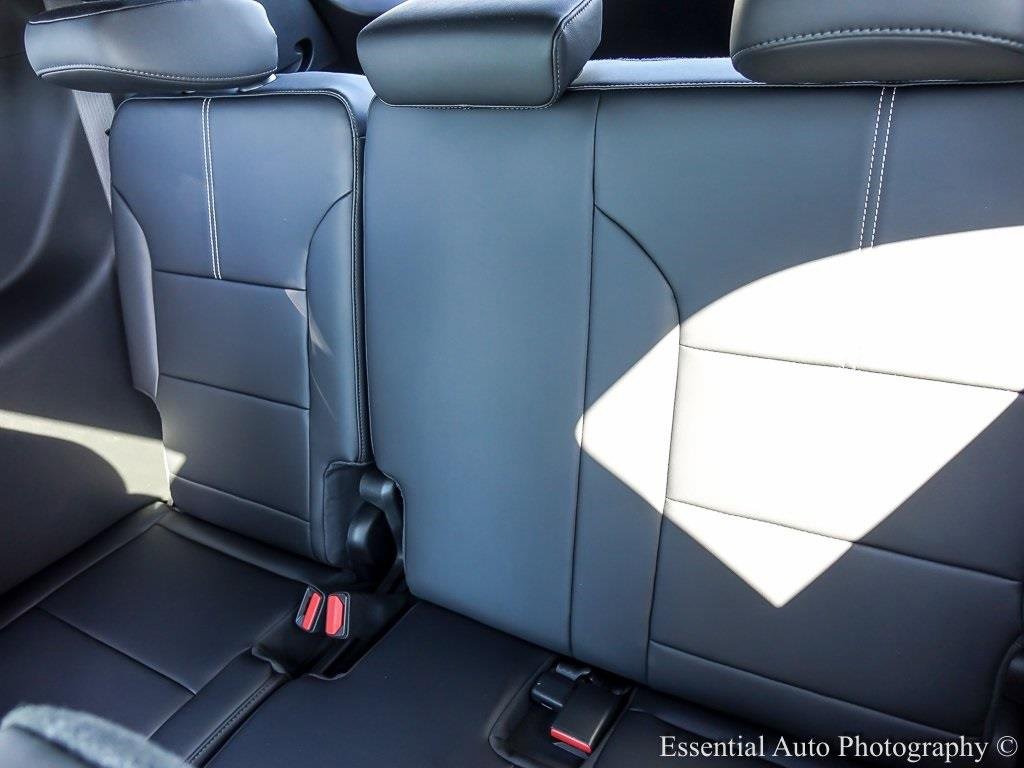 2026 GMC ACADIA - Image 13