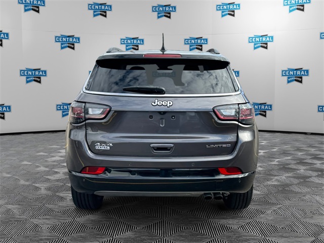 2022 Jeep Compass Limited photo 4