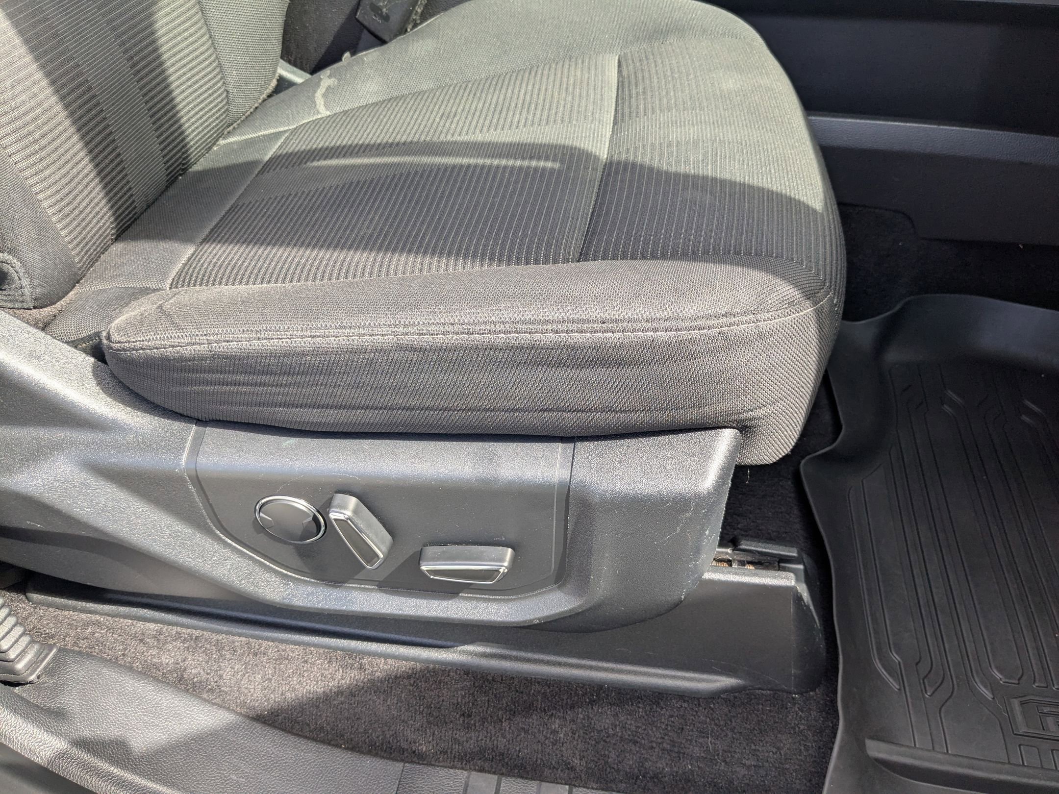 2017 Ford F-150 XLT photo 32