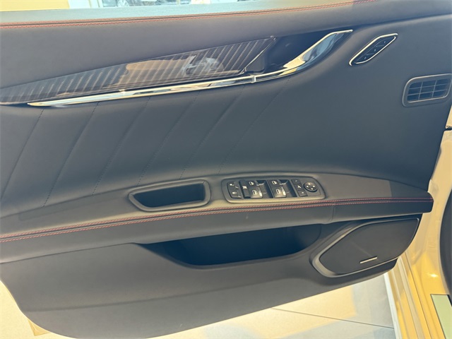 2024 Maserati Quattroporte Modena Q4 photo 14