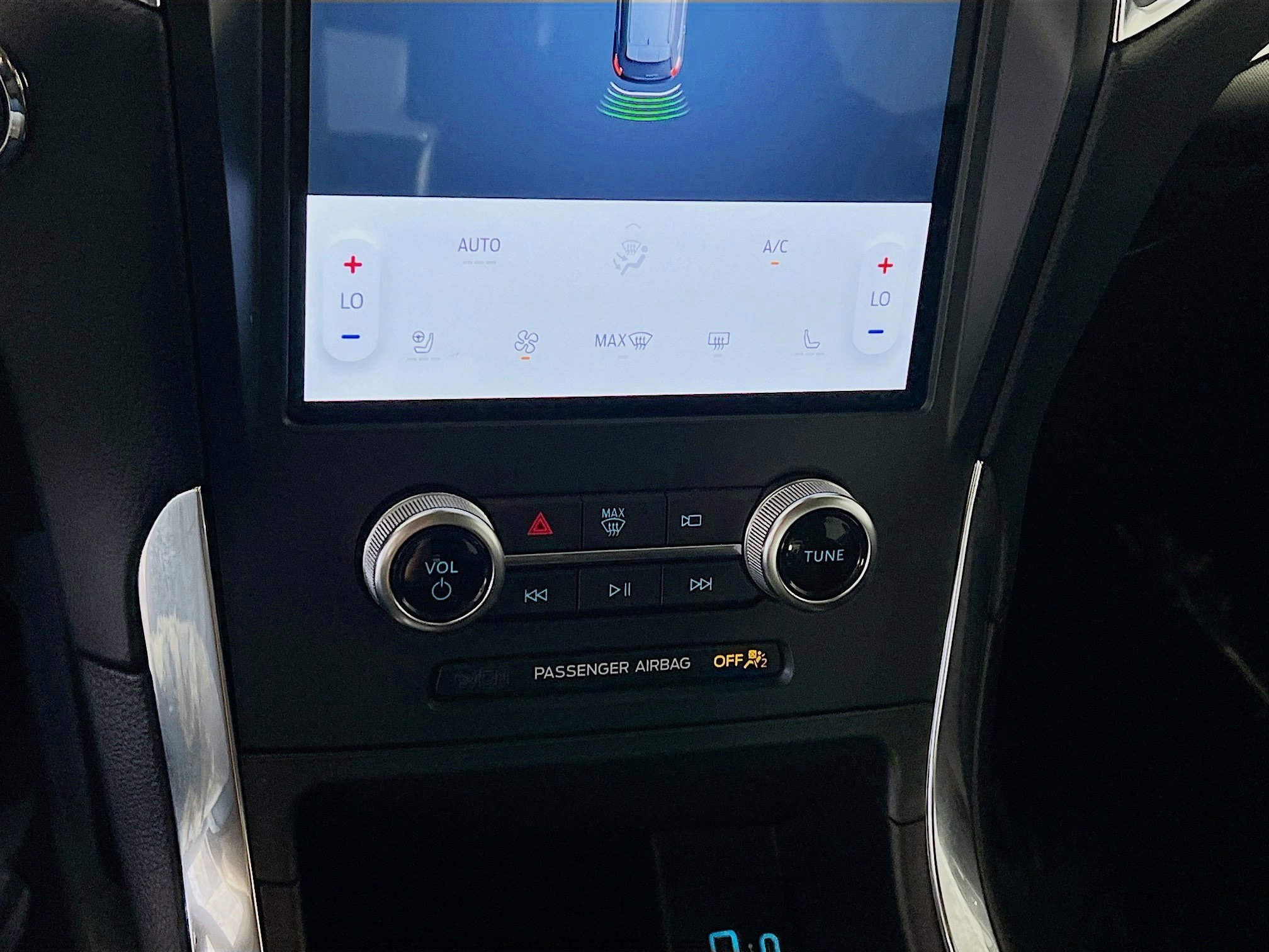 2024 Ford Edge Titanium photo 22