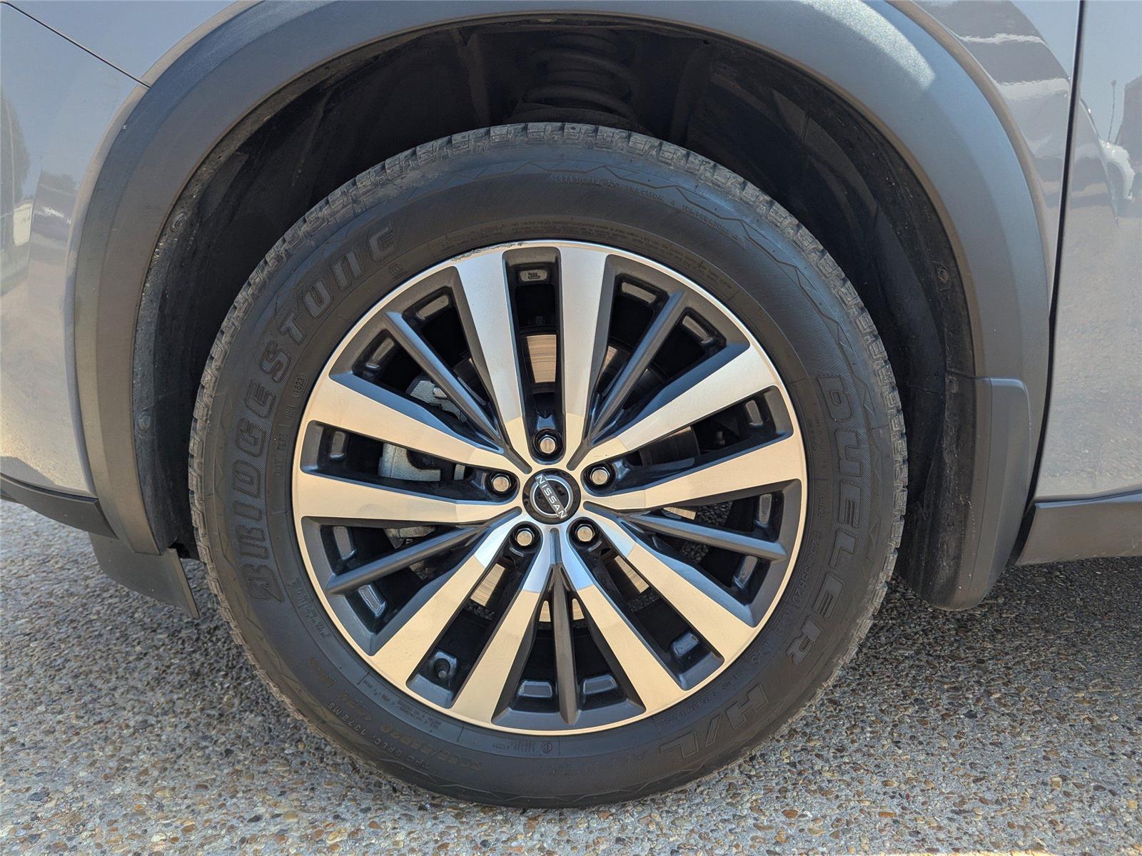 2022 Nissan Pathfinder Platinum photo 10