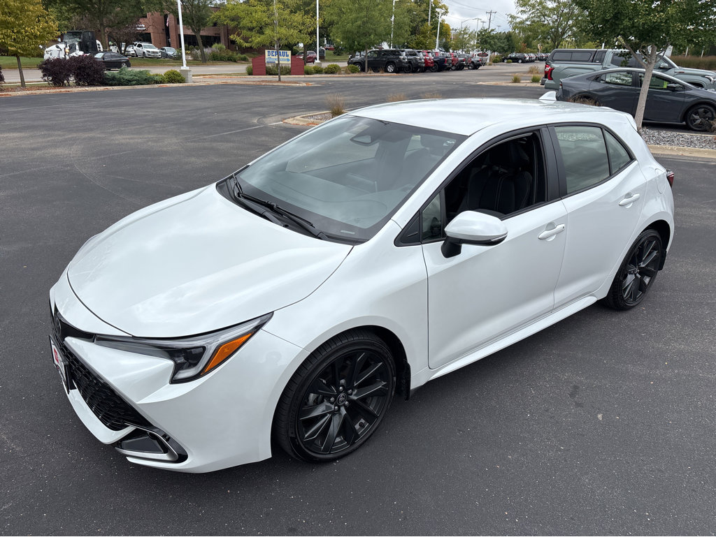 2025 Toyota Corolla XSE photo 9