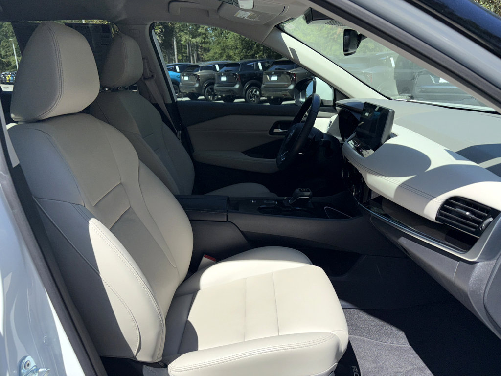 2024 Nissan Rogue SL photo 13