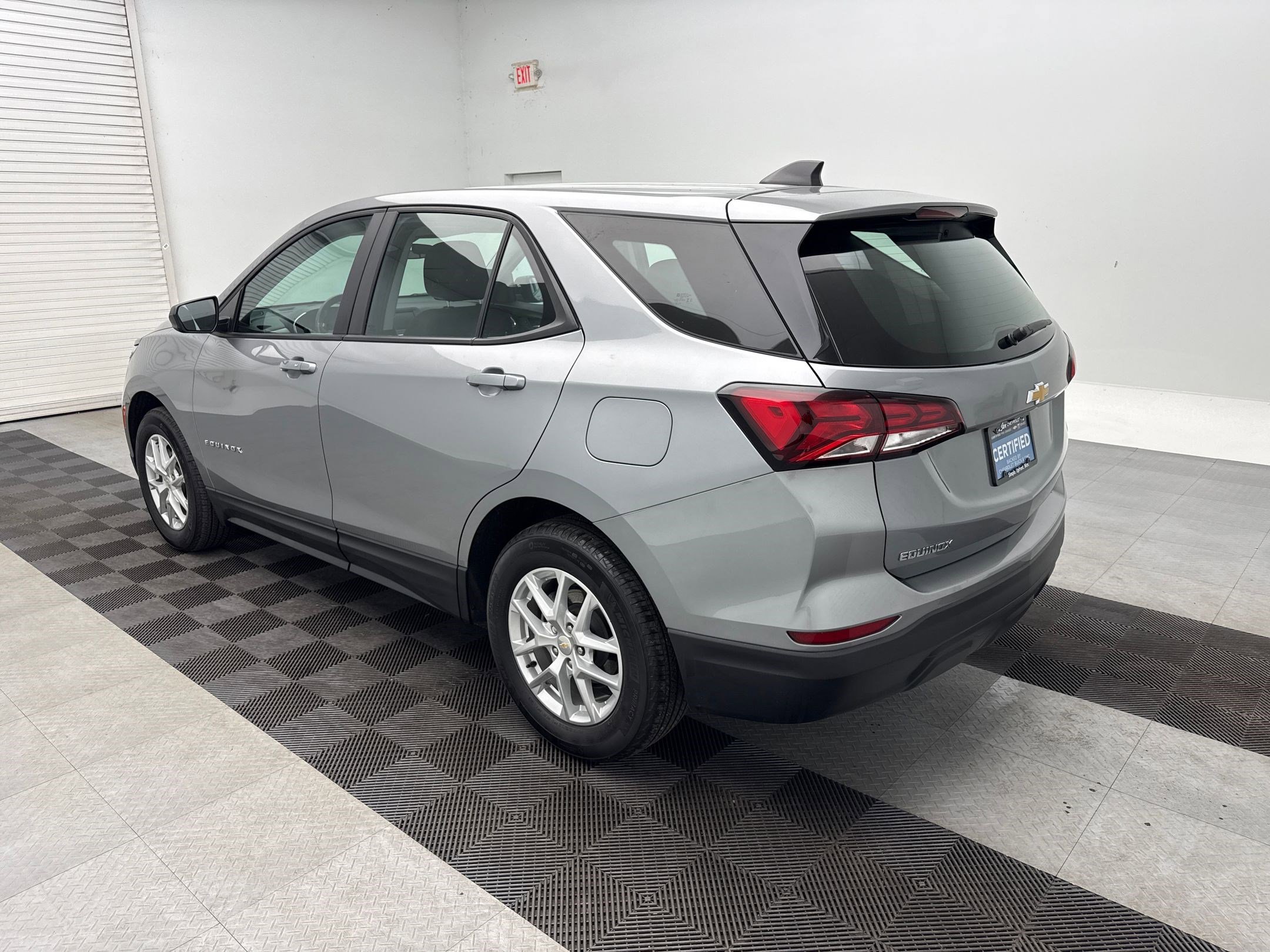2024 Chevrolet Equinox LS photo 3