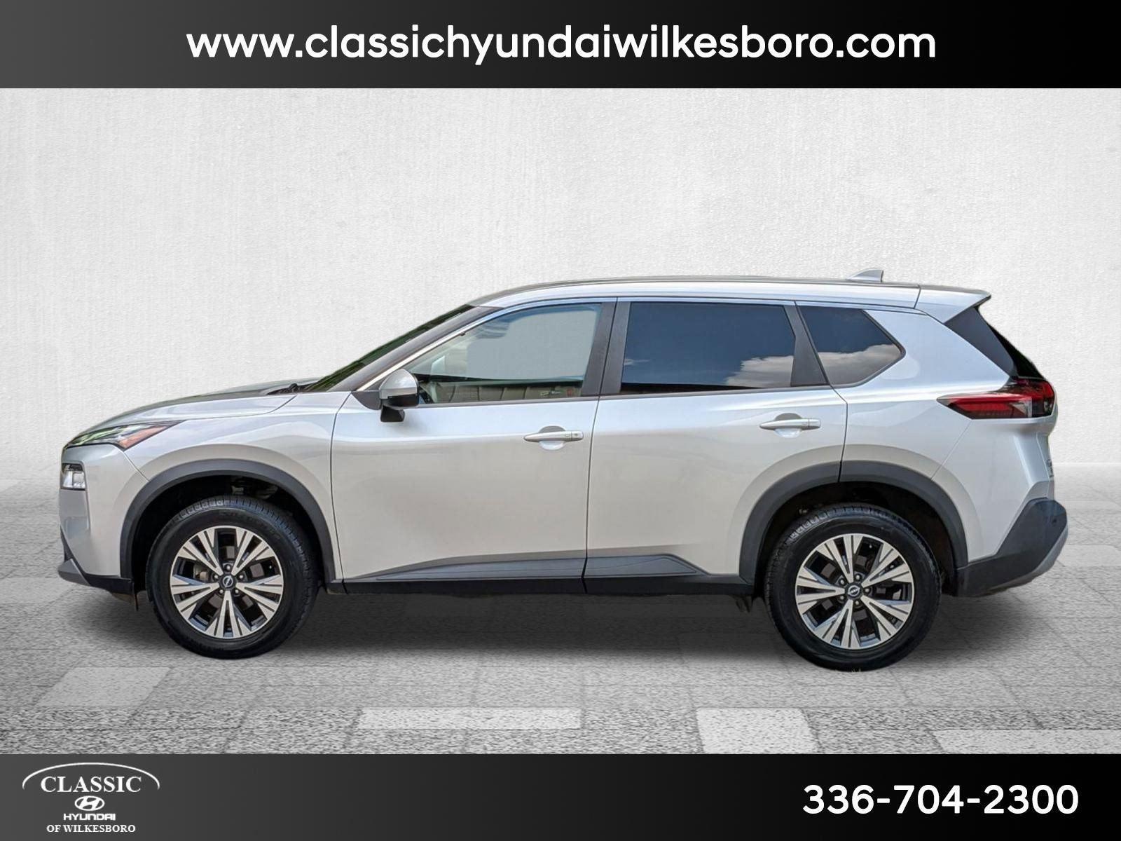 2022 Nissan Rogue SV photo 8